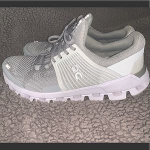 On running cloudswift glacier/white size 8.